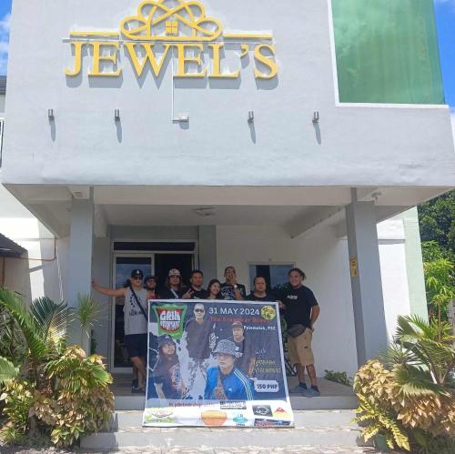 Jewel's Hotel