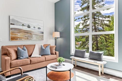 客房, Scenic Riverstone 2BR w/ Balcony + BBQ, Sleeps 6! in 戈爾登市區