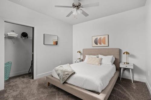Cozysuites Upscale 2BR near Fashion Mall in Indianapolis, USA