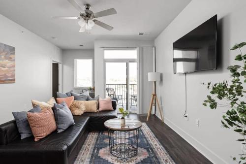 Cozysuites Spacious 2BR next to Whole Foods in Indianapolis, USA