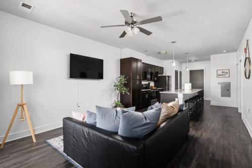 Cozysuites Spacious 2BR next to Whole Foods in Indianapolis, USA