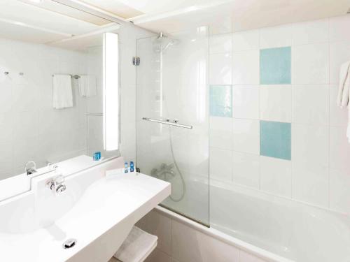 Novotel Newcastle Airport - image 10