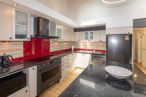 Pet friendly downtown Mt Maunganui 3 bedroom home in تاورانجا