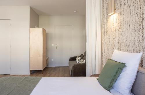 Entrance, Studio moderne et climatise - proche Paris in Le Pre-Saint-Gervais