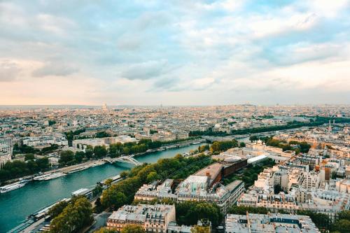 View, Studio moderne et climatise - proche Paris in Le Pre-Saint-Gervais