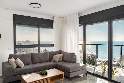 Vedere, Prestige 4BR Breathtaking Sea Views l Mamad in Bat Yam