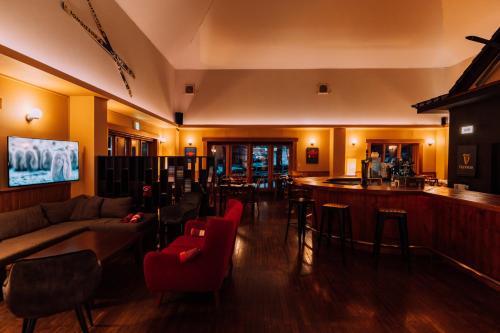 Double Black Hotel - image 3