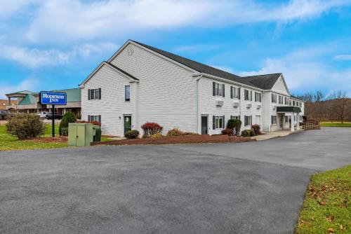 Super 8 by Wyndham Webster/Rochester in Webster, USA