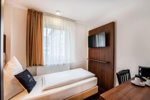 1 queen bed
