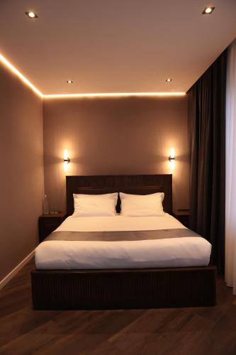 . Onyx Hotel