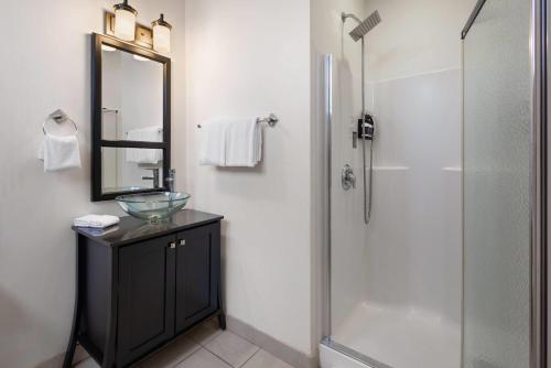 Queen Room - Non-Smoking