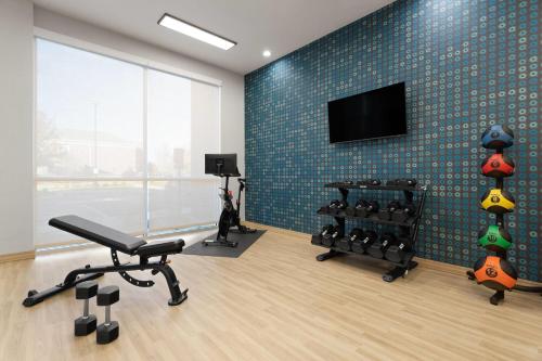 La Quinta Inn & Suites by Wyndham Olive Branch - image 6