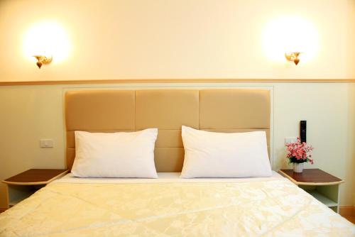 P.A. Ville Hotel Room Type - Deluxe Double Room with Bath