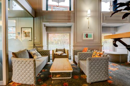 Foyer, Manchester Portland By Sunday in Manchester