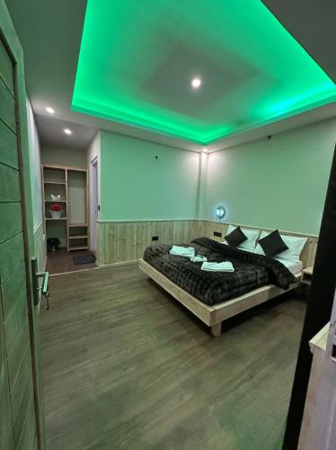 1 double bed