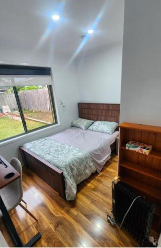 Private Room with a view, close to everything in Taylor tavak