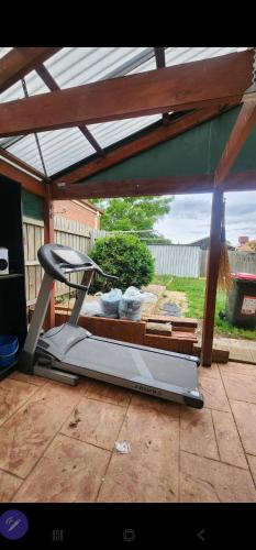 Private Room with a view, close to everything in Taylor tavak