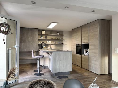 virtuve, Ferienwohnung mit Terrasse und eigenem Garten in Ortsrandlage in Selters (Westerwald)