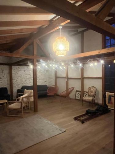 Maison d artiste gîte à louer Sajas