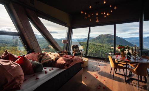 Eagle Nest Eco Lodge in Otta