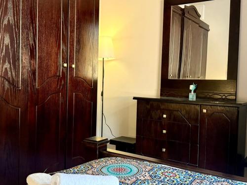 Spacious central apartment - image 13