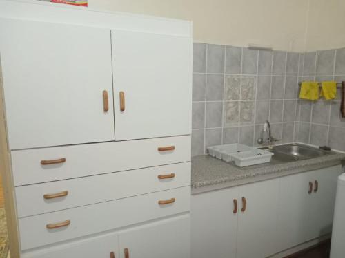 Kitchen, Mossel Bay Self Catering Family Units in Mossel Bay