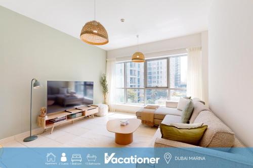Vacationer Holiday Homes I Vibrant 1 Bed in Marina I Free Parking, Wi-Fi l Swimming Pool Access, Дубай