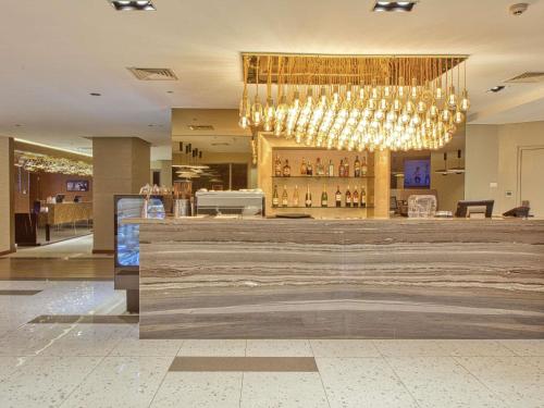 Restaurant, Novotel Suites Manila At Acqua in Mandaluyong