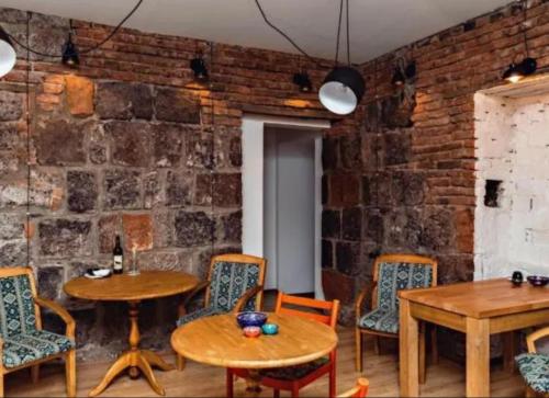 Зручності, Golden Grape in Тбілісі