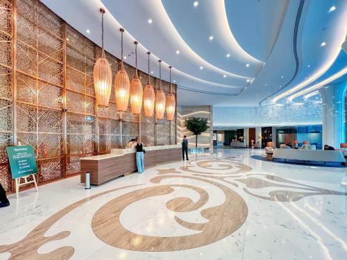 GYL Holiday Homes I Luxury Retreat Apt with Burj Khalifa Pool View I Near Dubai Mall, Дубай (фото 9)
