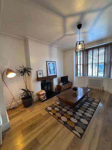 Charming 2 bed Victorian Home gîte à louer Wistaston