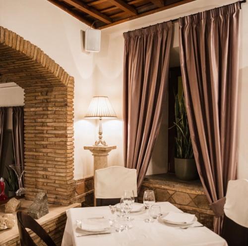 Restaurant, Locanda Sibilla Luxury Suites in Tivoli