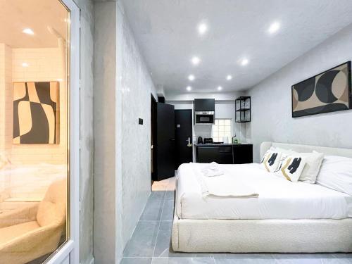 UrbanFlat 11 - Grand Studio Pereire Wagram - Champs-Elysees - image 5