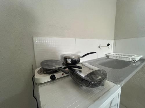Studio in Maraponga Comfortable Wi-Fi and Security in Jardim Cearense