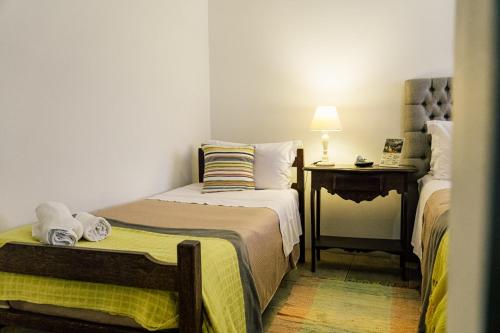 1 queen bed, 1 twin bed