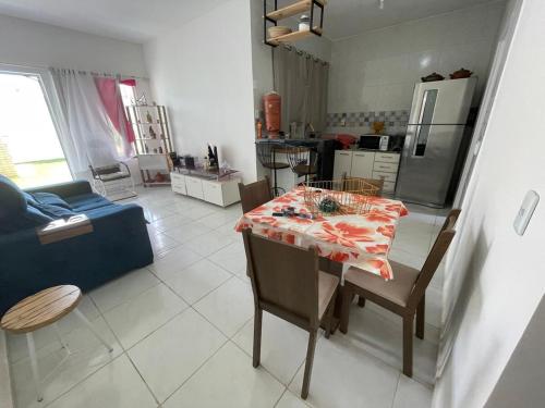 Ancuri retreat with backyard and barbecue area in Pacatuba