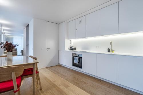 Nomad's Lux - Almada Apartments Porto - image 3