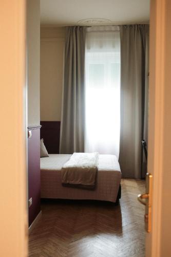 Albergo Garisenda con terrazza panoramica sulle Due Torri – Bologna, KY