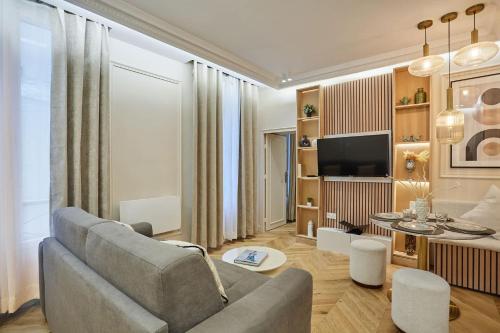 Sublime apartment in the heart of Paris 4 people FBMAR1 by Studioprestige, Paryż