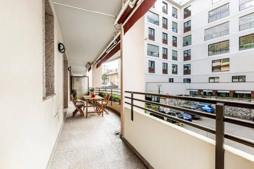 Central Apartment Caniggia 2 with Terrace in Como - image 4
