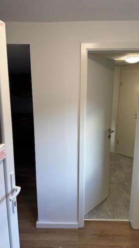 Ferienwohnung Monteurunterkunft auf historischem Vierkanthof ruhig, modern & funktional A in Zülpich, Deutschland