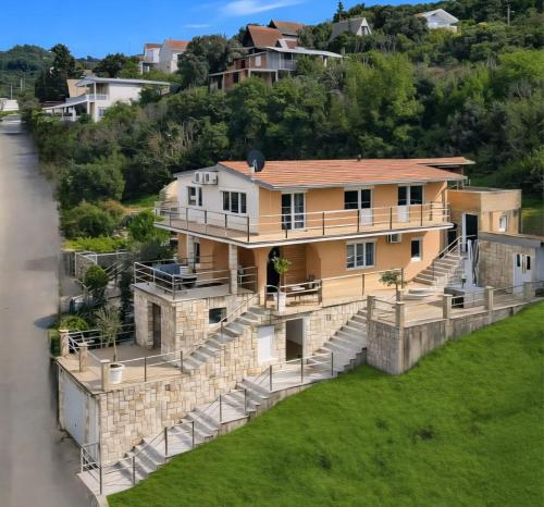 Viesnīcas āriene, Villa Sea La Vie with Private Pool and Sauna Sea View 5 Bedrooms in Utjeha