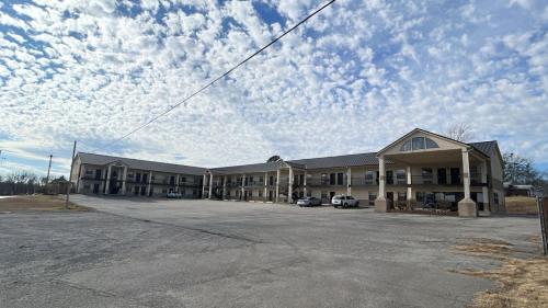 HiWay Inn Express - Kiowa in Kiowa, USA