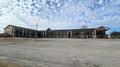 HiWay Inn Express - Kiowa in Kiowa, USA