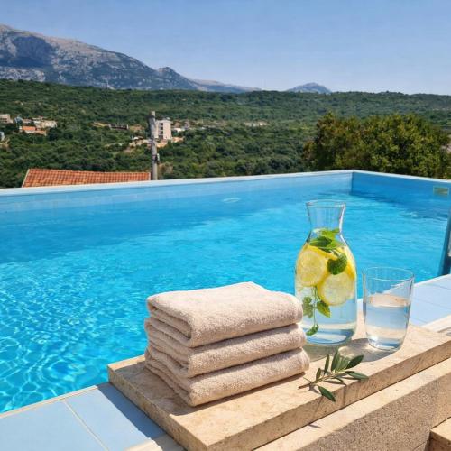Villa Sea La Vie with Private Pool and Sauna Sea View 5 Bedrooms in Utjeha