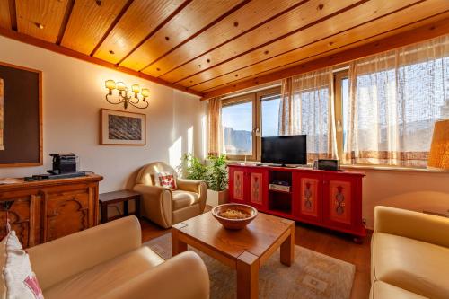 2 bedrooms, 4 beds