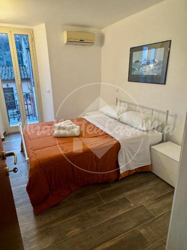 Casa Rossana UnaNotteaCasaMia in 薩克羅法諾