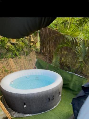 Karstais baseins, LIGHTUAL - Appartement jacuzzi privatif - 6 pers - calme - sans vis a vis - 2 ch et 1 mezzanine - 2  in Gros-Morne