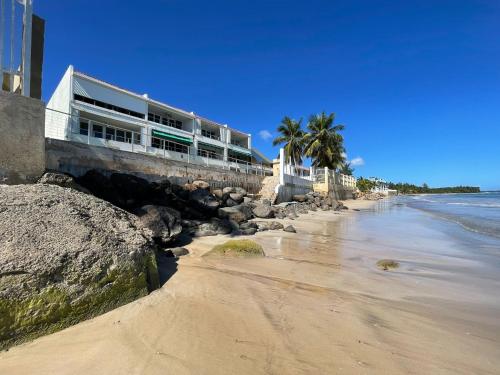 สภาพแวดล้อมโดยรอบ, True Beachfront Oasis with Amazing Views 2BR 2BA Sleeps 6 in ลูกิโย