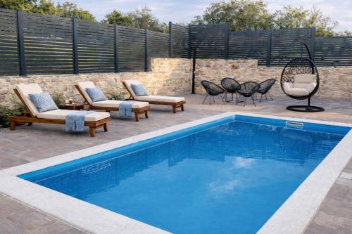 House Gruja with Pool – khách sạn tại Vadalj